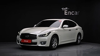 Заказать INFINITI Q70