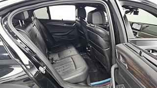 BMW 5-SERIES G30 2017
