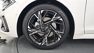 KIA K5 2025