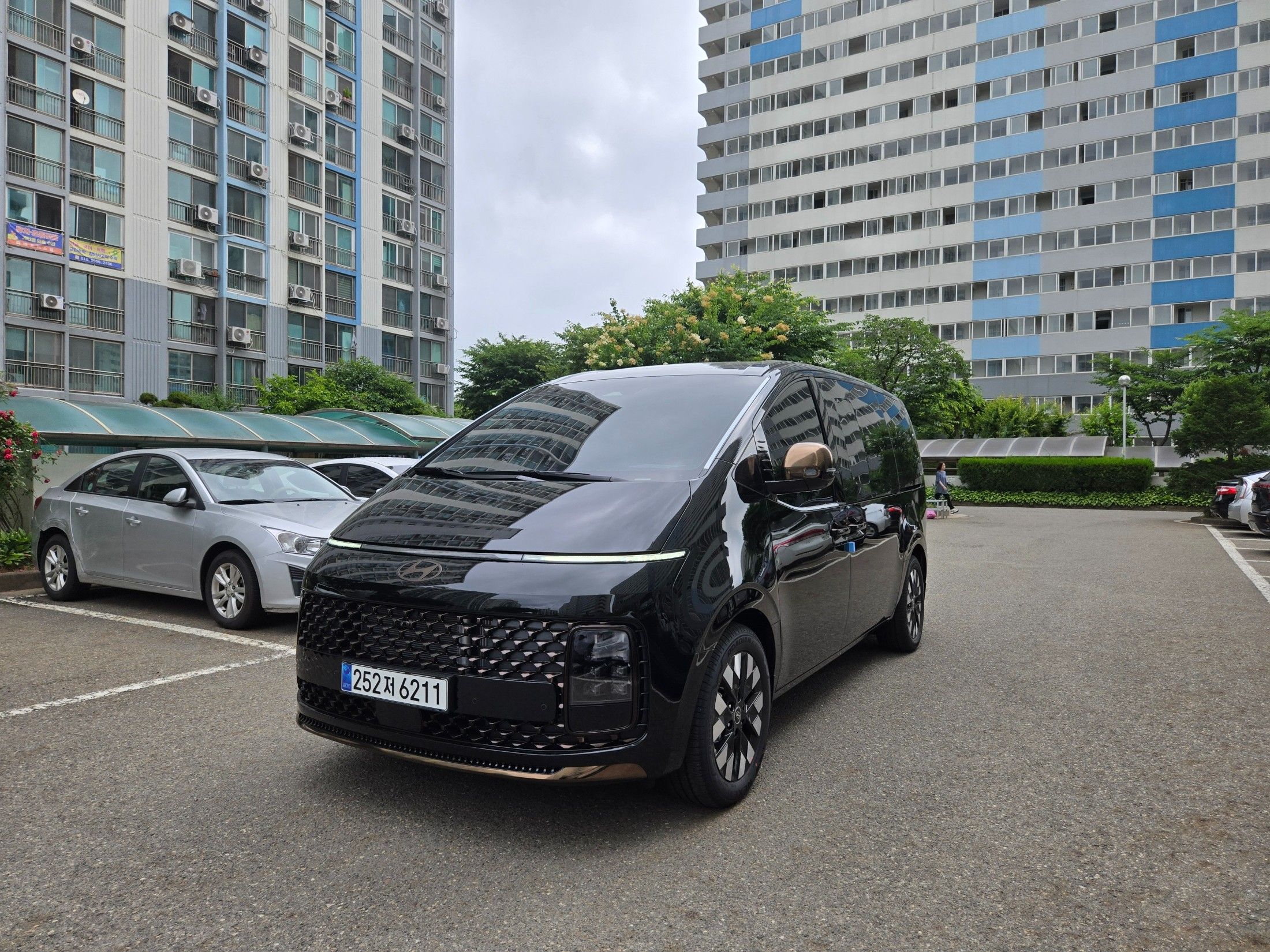 HYUNDAI STARIA