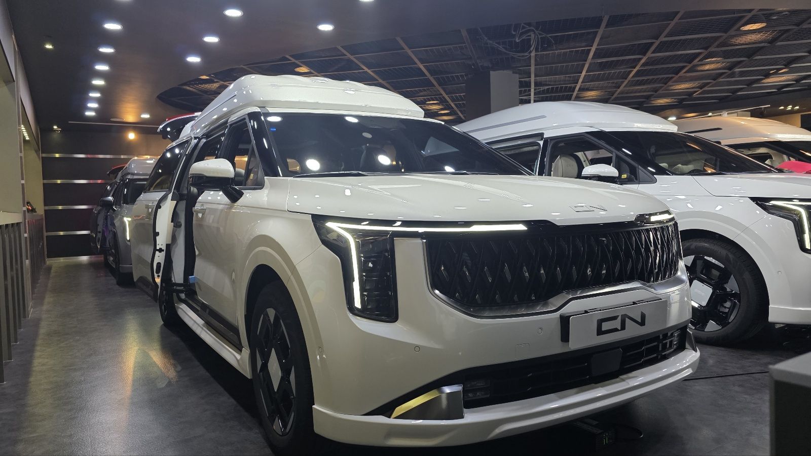 KIA CARNIVAL
