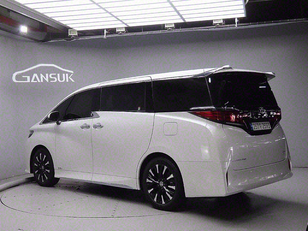 TOYOTA ALPHARD 2024