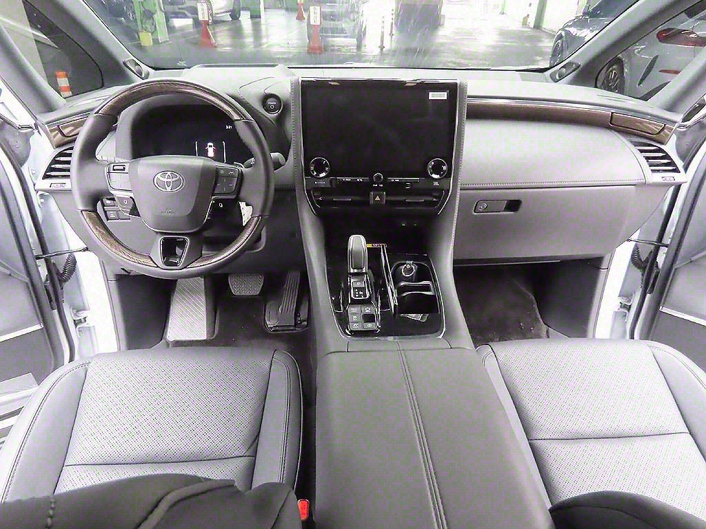 TOYOTA ALPHARD 2024