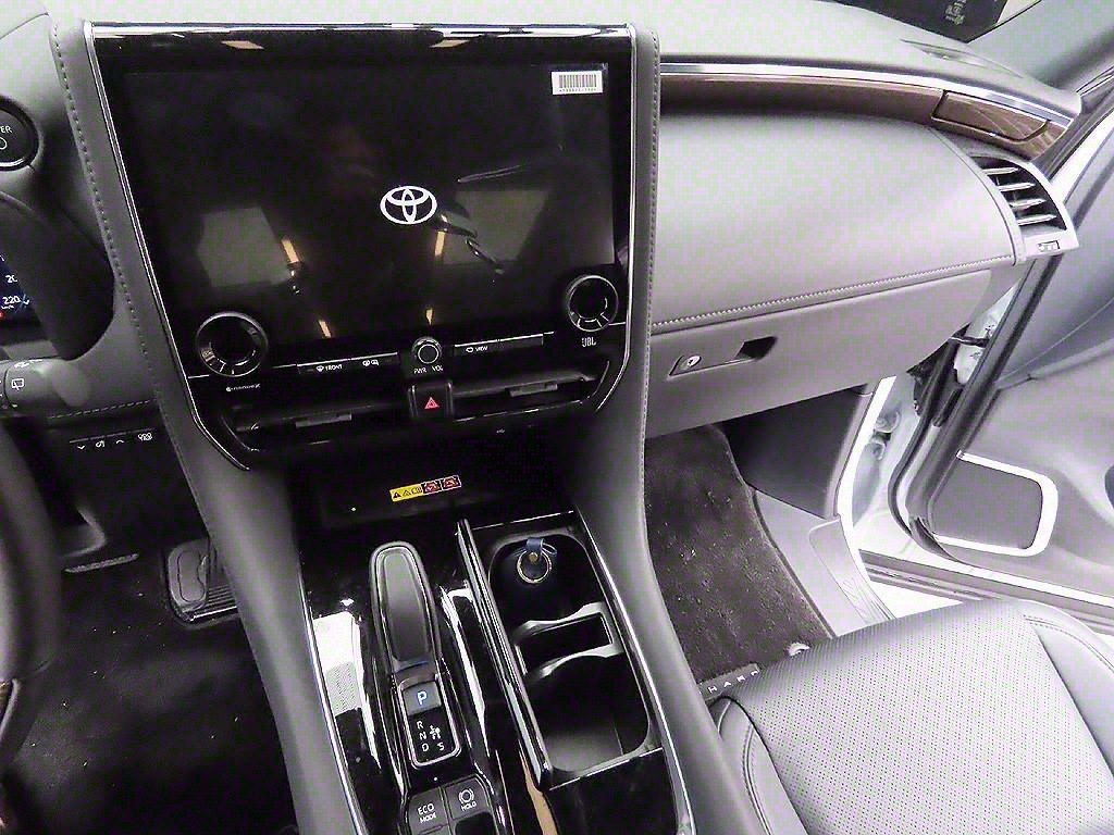 TOYOTA ALPHARD 2024