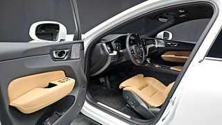 VOLVO XC60 2019