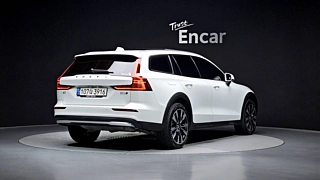 VOLVO V60 CROSS COUNTRY 2023