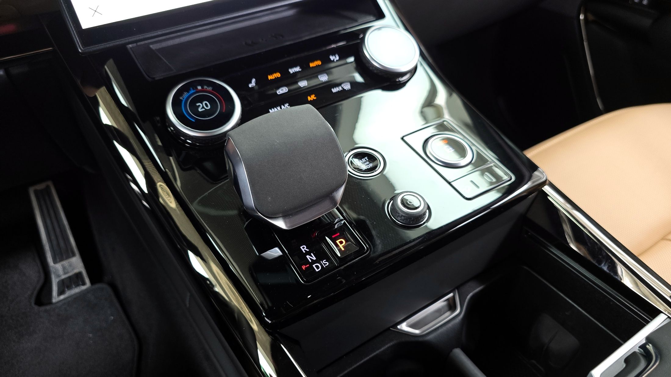 LAND ROVER RANGE ROVER SPORT 2023