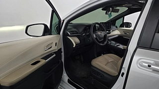 TOYOTA SIENNA  4 GENERATION 2.5 Hybrid 2WD 2022