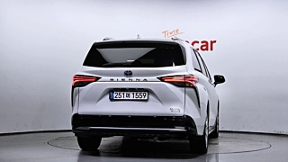 TOYOTA SIENNA  4 GENERATION 2.5 Hybrid 2WD 2022
