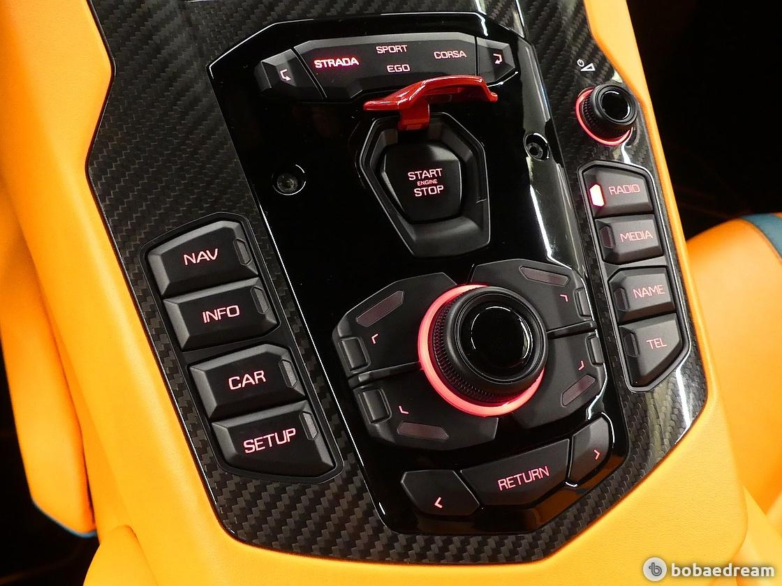 LAMBORGHINI AVENTADOR 2020