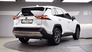 TOYOTA RAV4 2024
