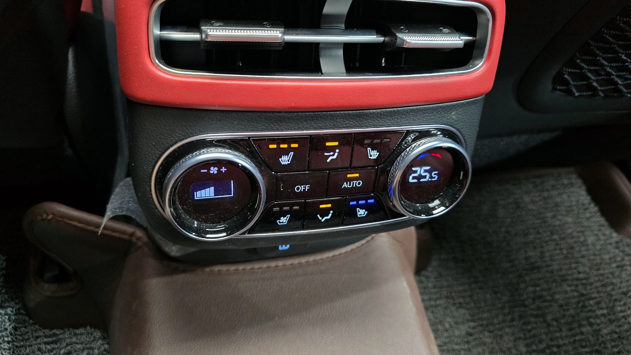 GENESIS GV70 2023