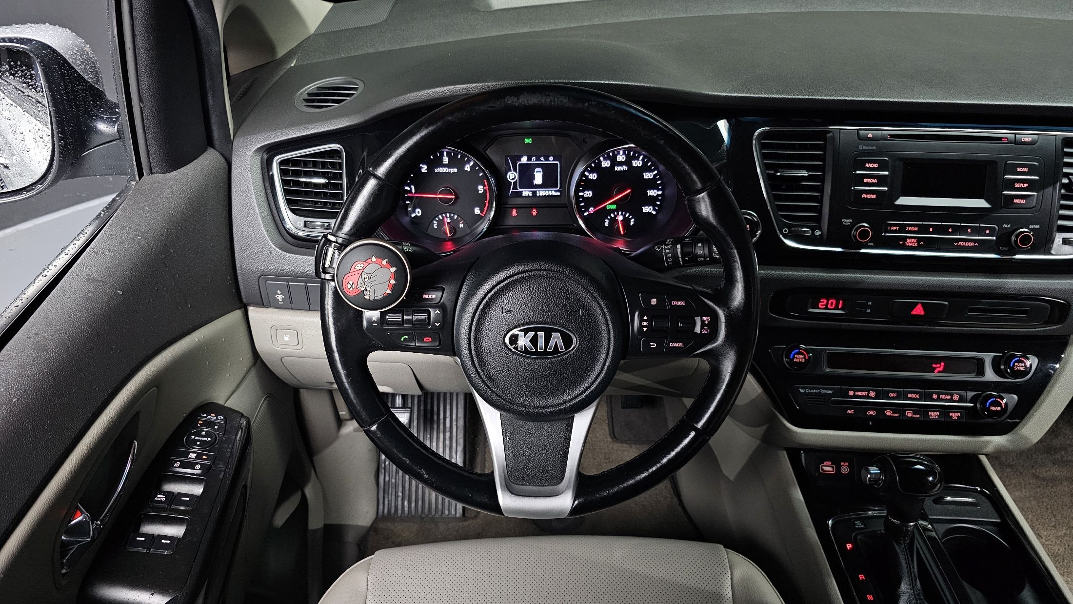KIA CARNIVAL 2015