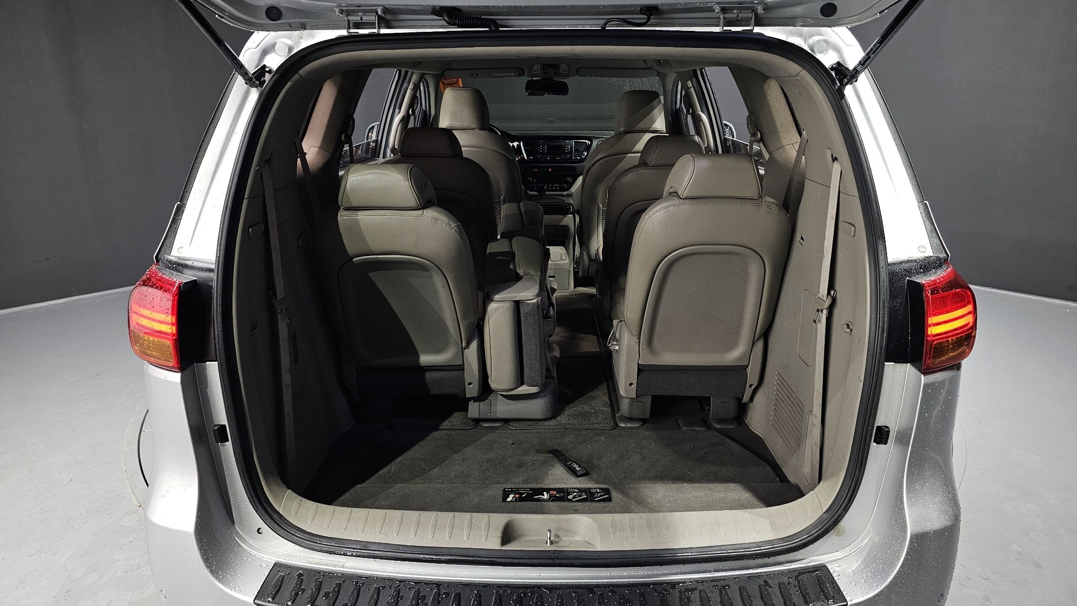 KIA CARNIVAL 2015