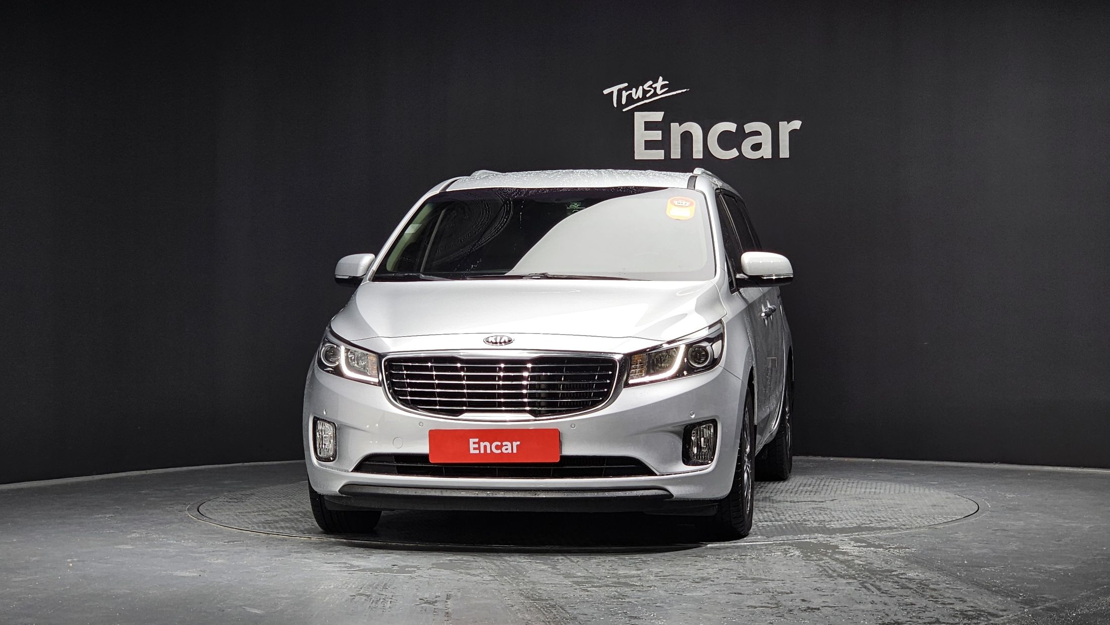 KIA CARNIVAL 2015