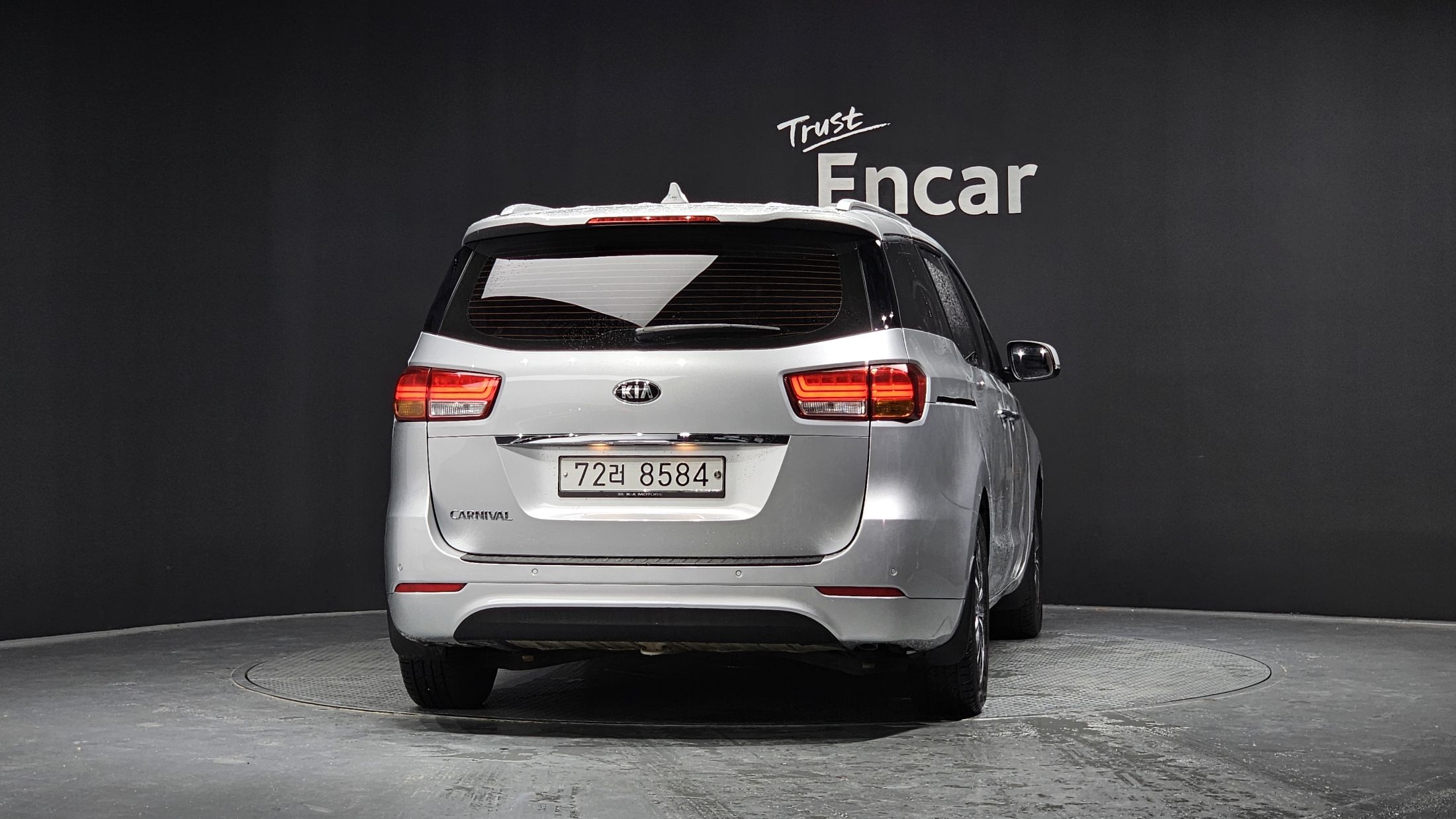 KIA CARNIVAL 2015