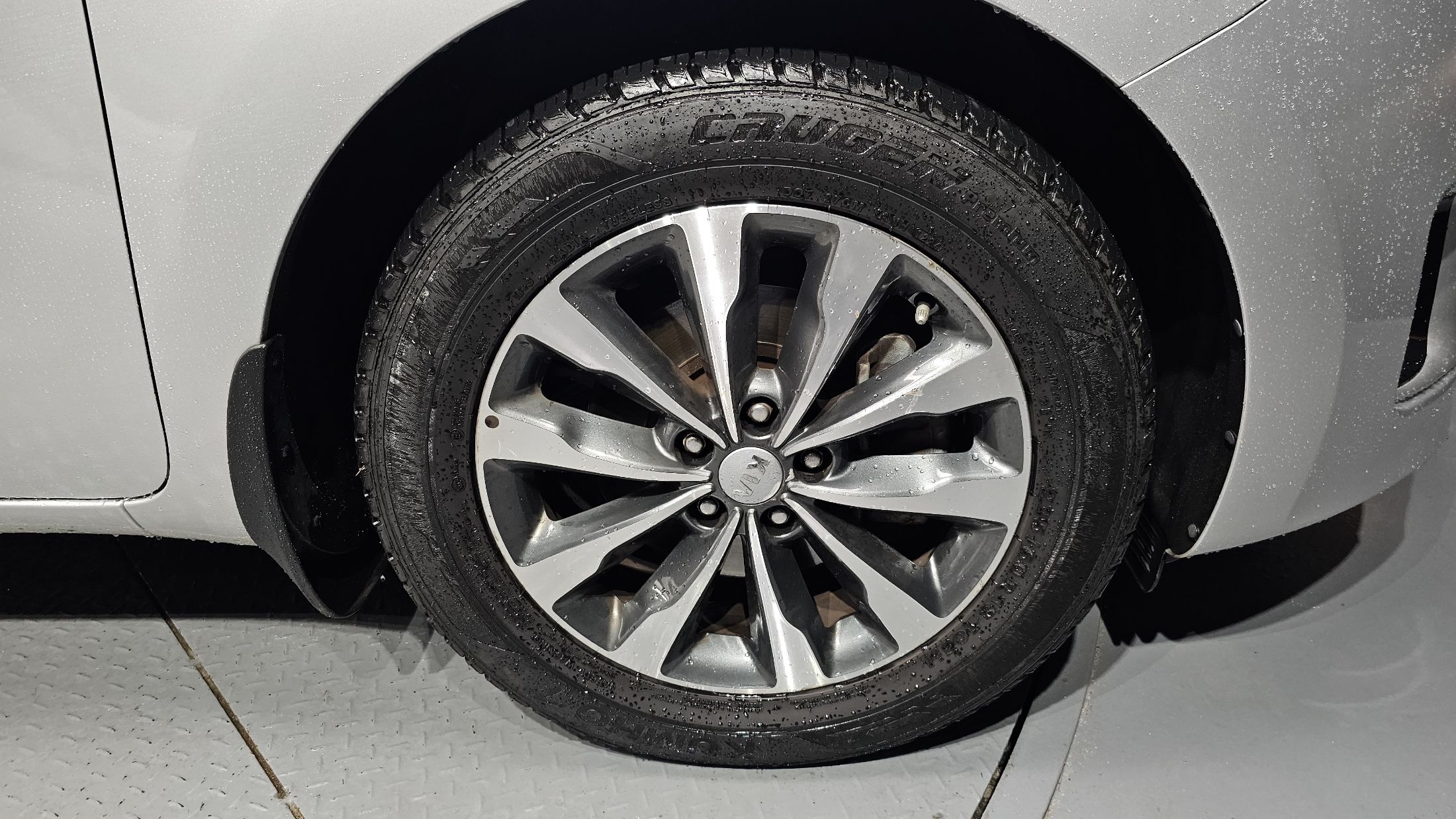 KIA CARNIVAL 2015