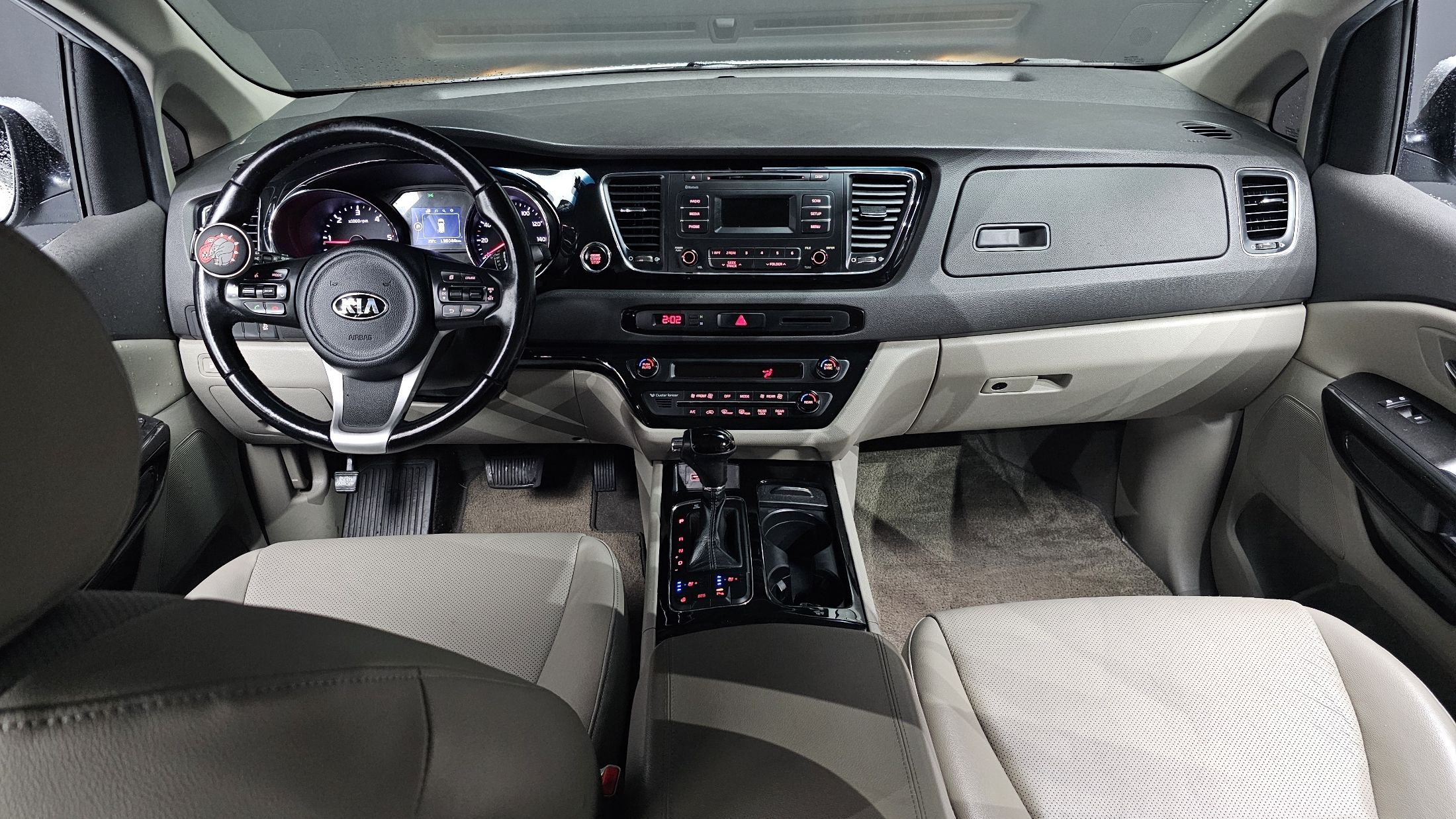 KIA CARNIVAL 2015