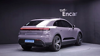 Заказать PORSCHE MACAN EV
