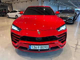 LAMBORGHINI URUS 2021