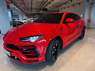 LAMBORGHINI URUS 2021