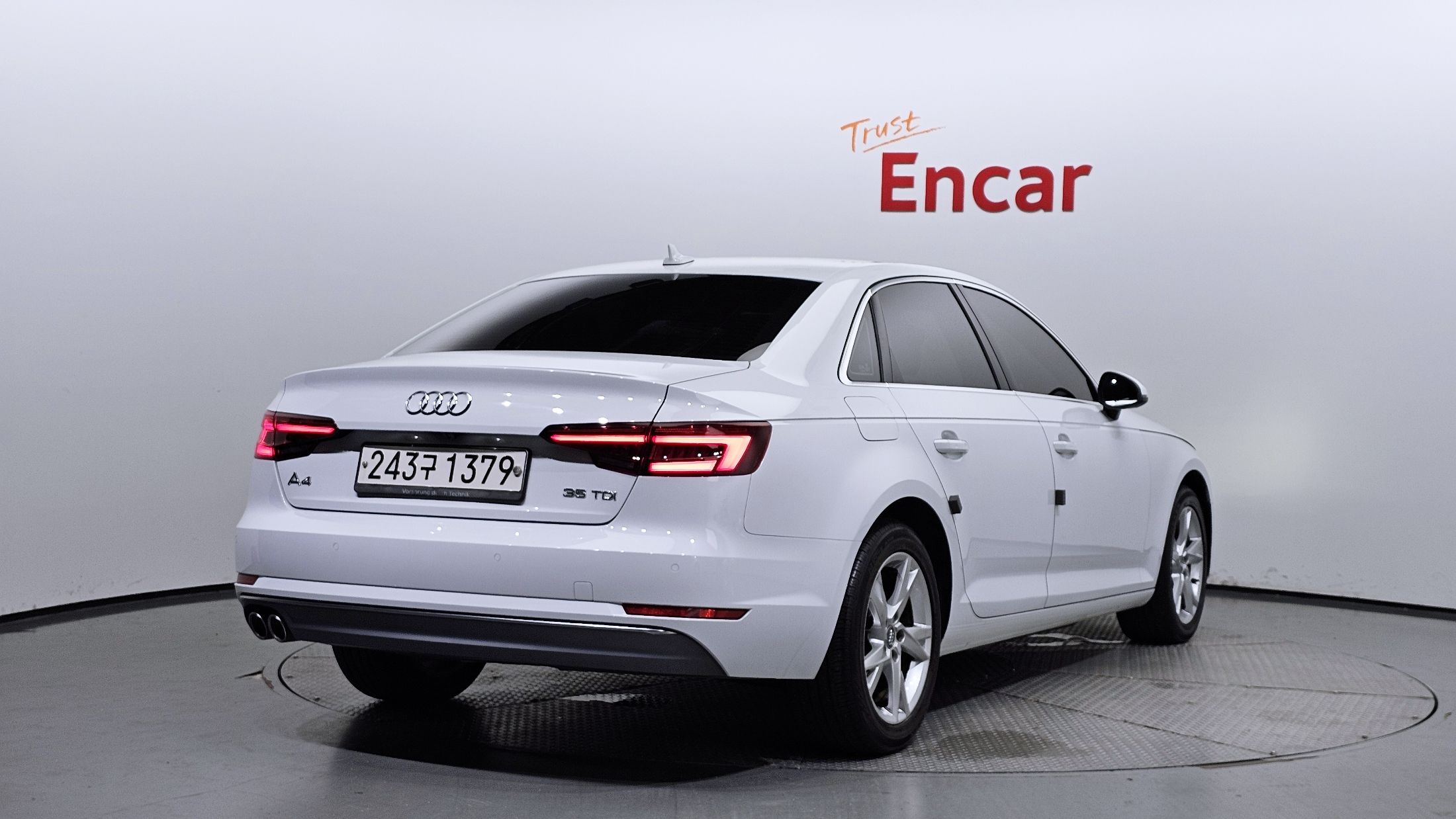 AUDI A4 B9 2018