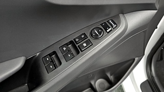 HYUNDAI IONIQ HYBRID 2019