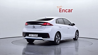 HYUNDAI IONIQ HYBRID 2019