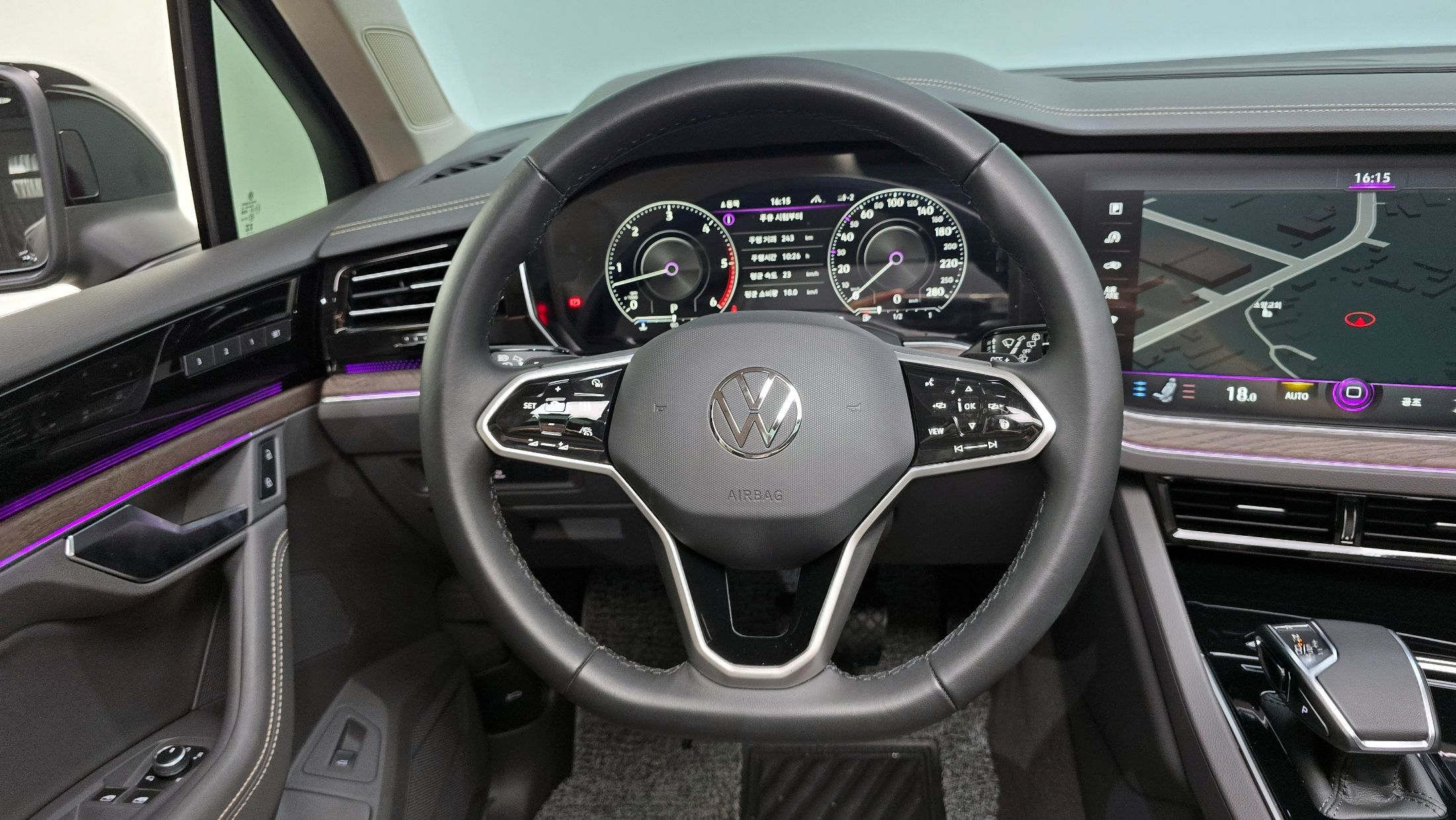 VOLKSWAGEN TOUAREG 2023