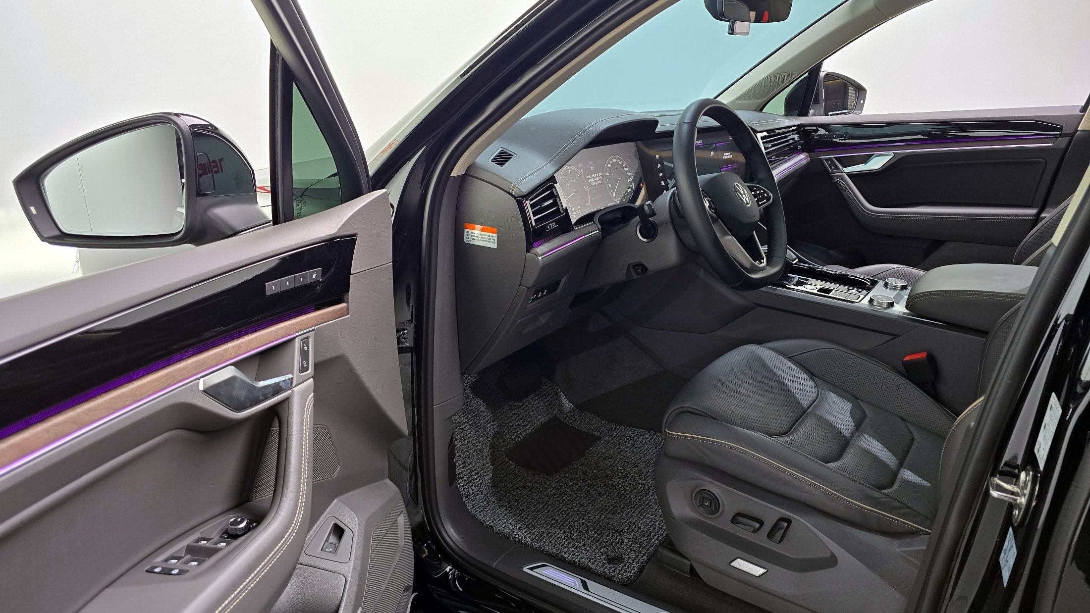VOLKSWAGEN TOUAREG 2023