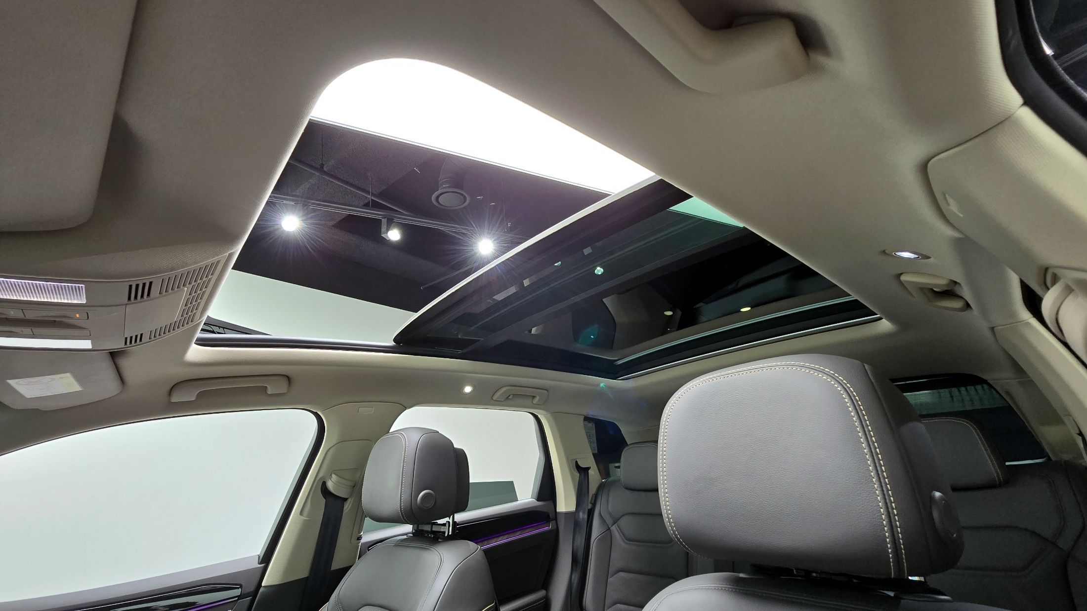VOLKSWAGEN TOUAREG 2023