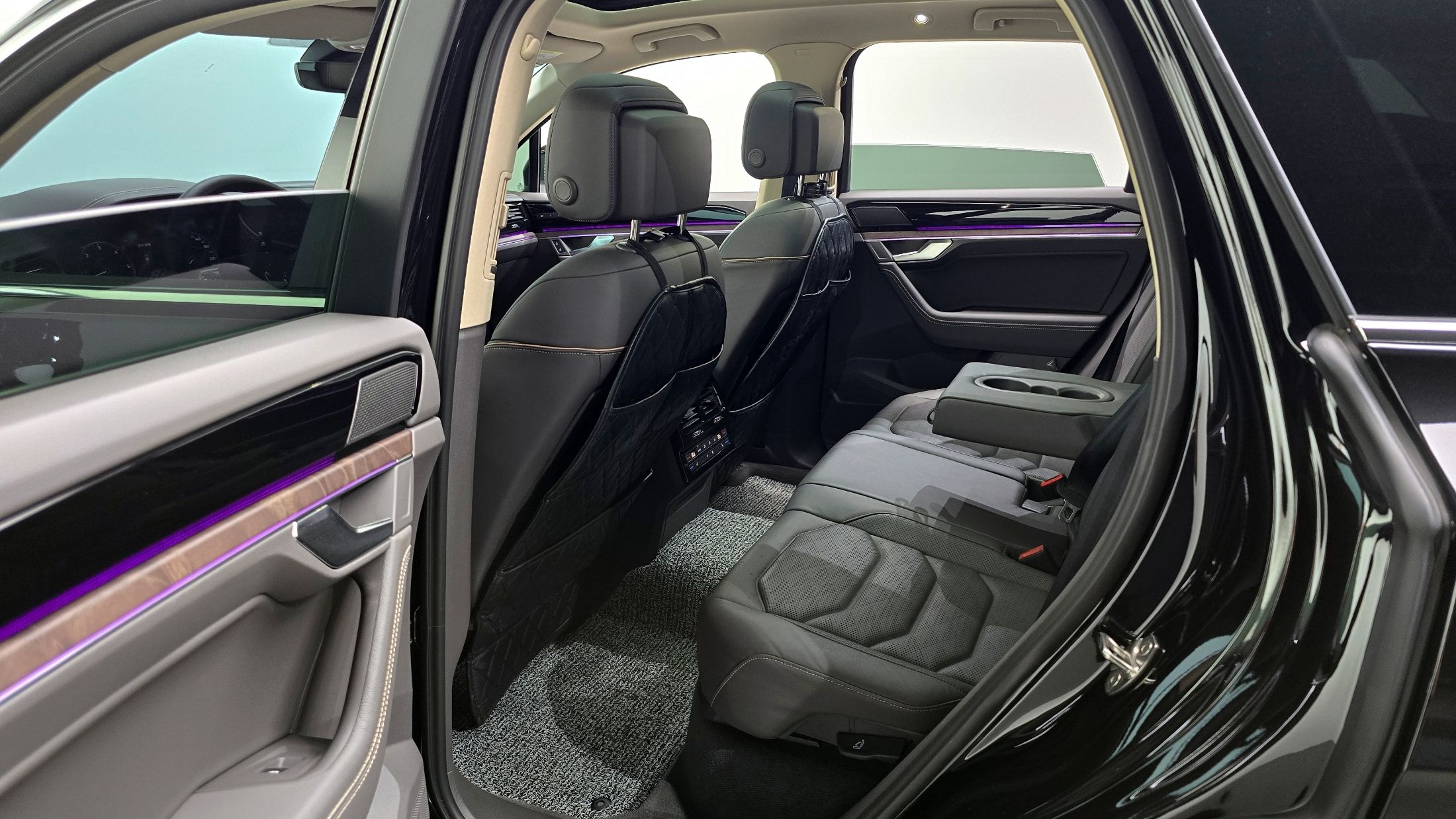 VOLKSWAGEN TOUAREG 2023