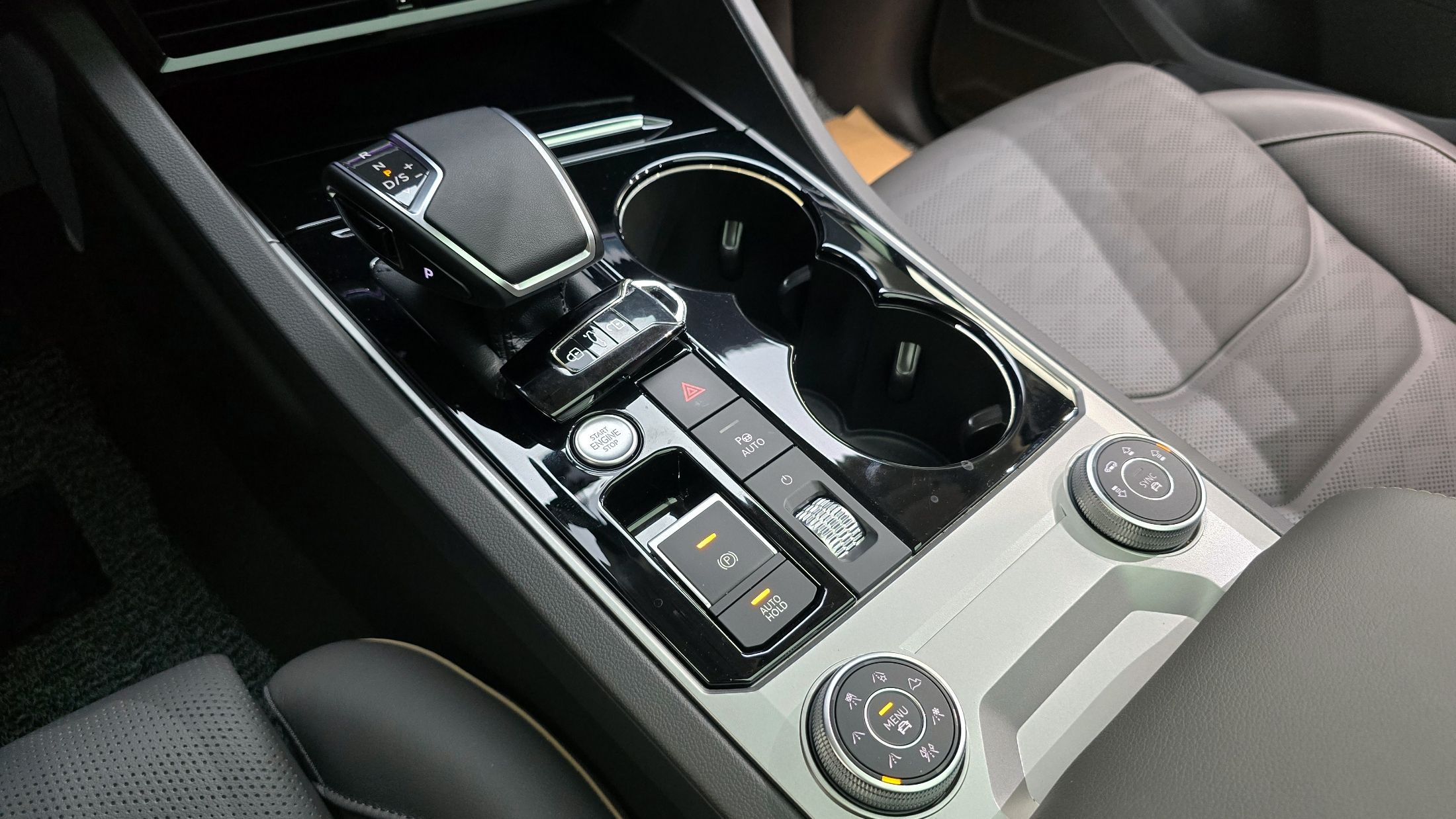 VOLKSWAGEN TOUAREG 2023