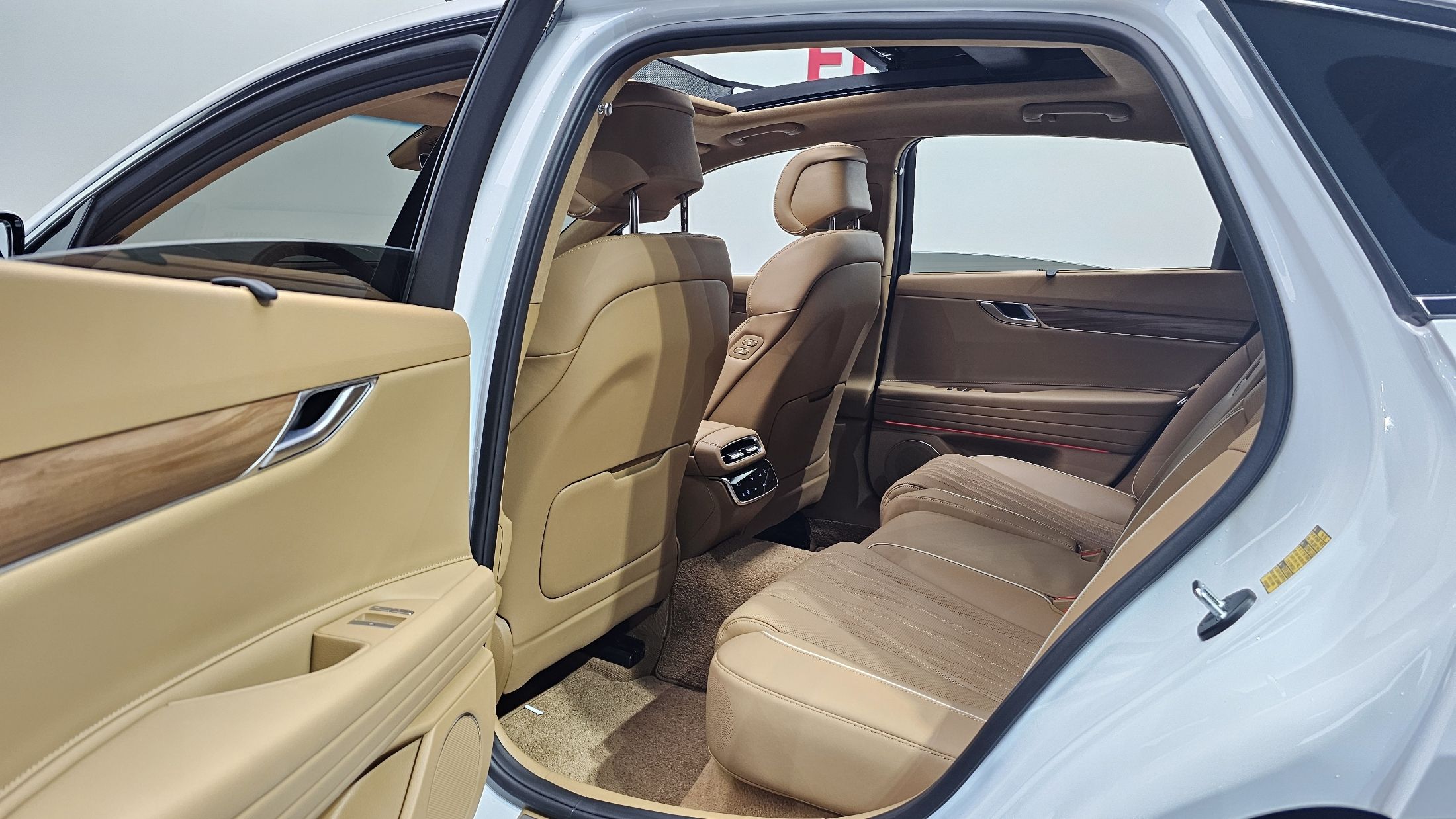 GENESIS G80 RG3 2025