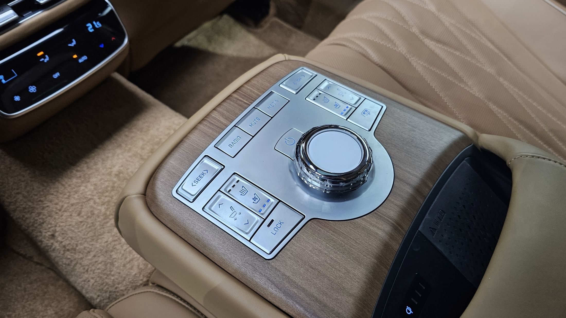 GENESIS G80 RG3 2025