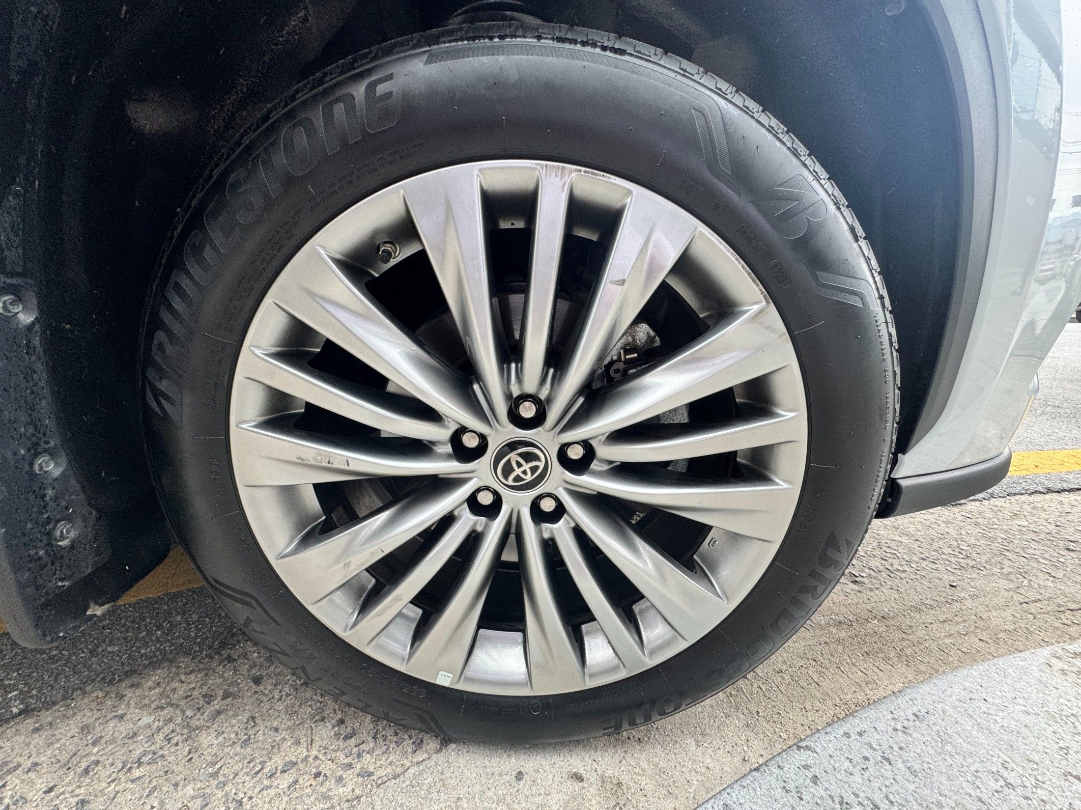 TOYOTA HIGHLANDER 2023