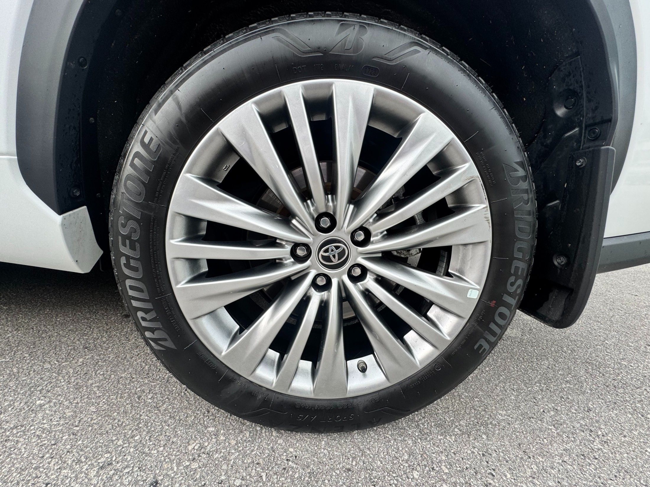 TOYOTA HIGHLANDER 2023