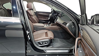 BMW 5-SERIES G30 2019
