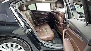 BMW 5-SERIES G30 2019