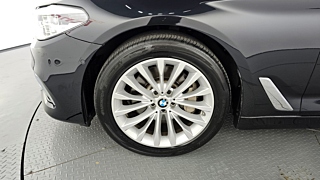 BMW 5-SERIES G30 2019