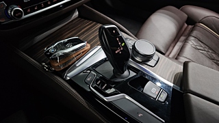 BMW 5-SERIES G30 2019