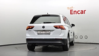 VOLKSWAGEN TIGUAN  2 GENERATION 2.0 TDI Premium 2020