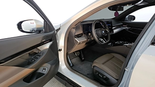 BMW 5-SERIES G60 2024