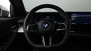 BMW 5-SERIES G60 2024
