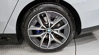 BMW 5-SERIES G60 2024