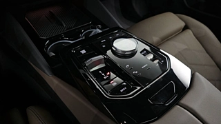 BMW 5-SERIES G60 2024