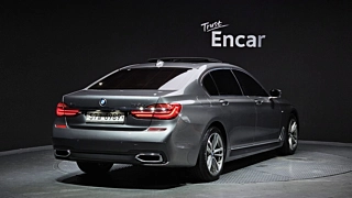 BMW 7-SERIES G11 2017