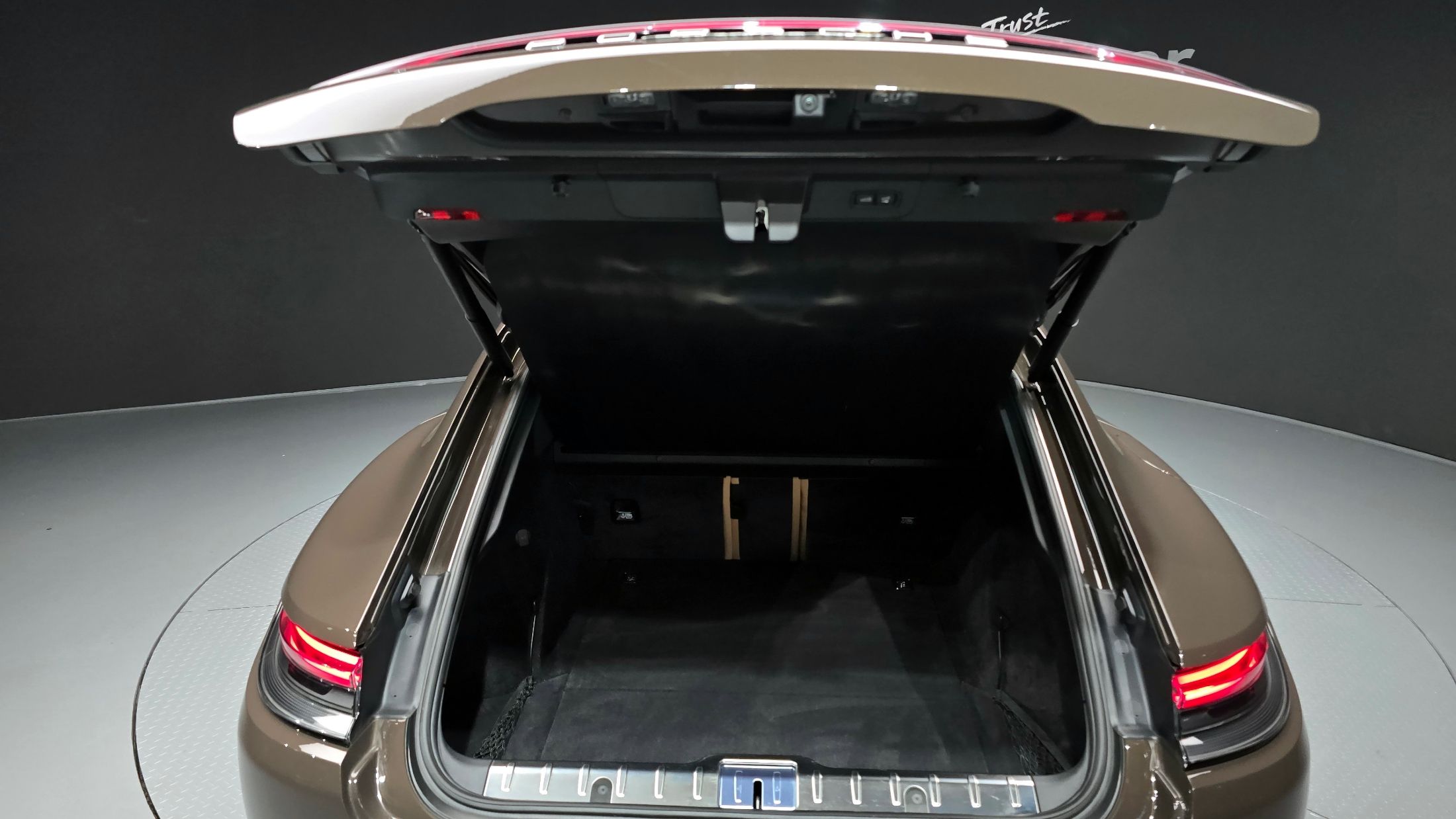 PORSCHE PANAMERA 971 2023
