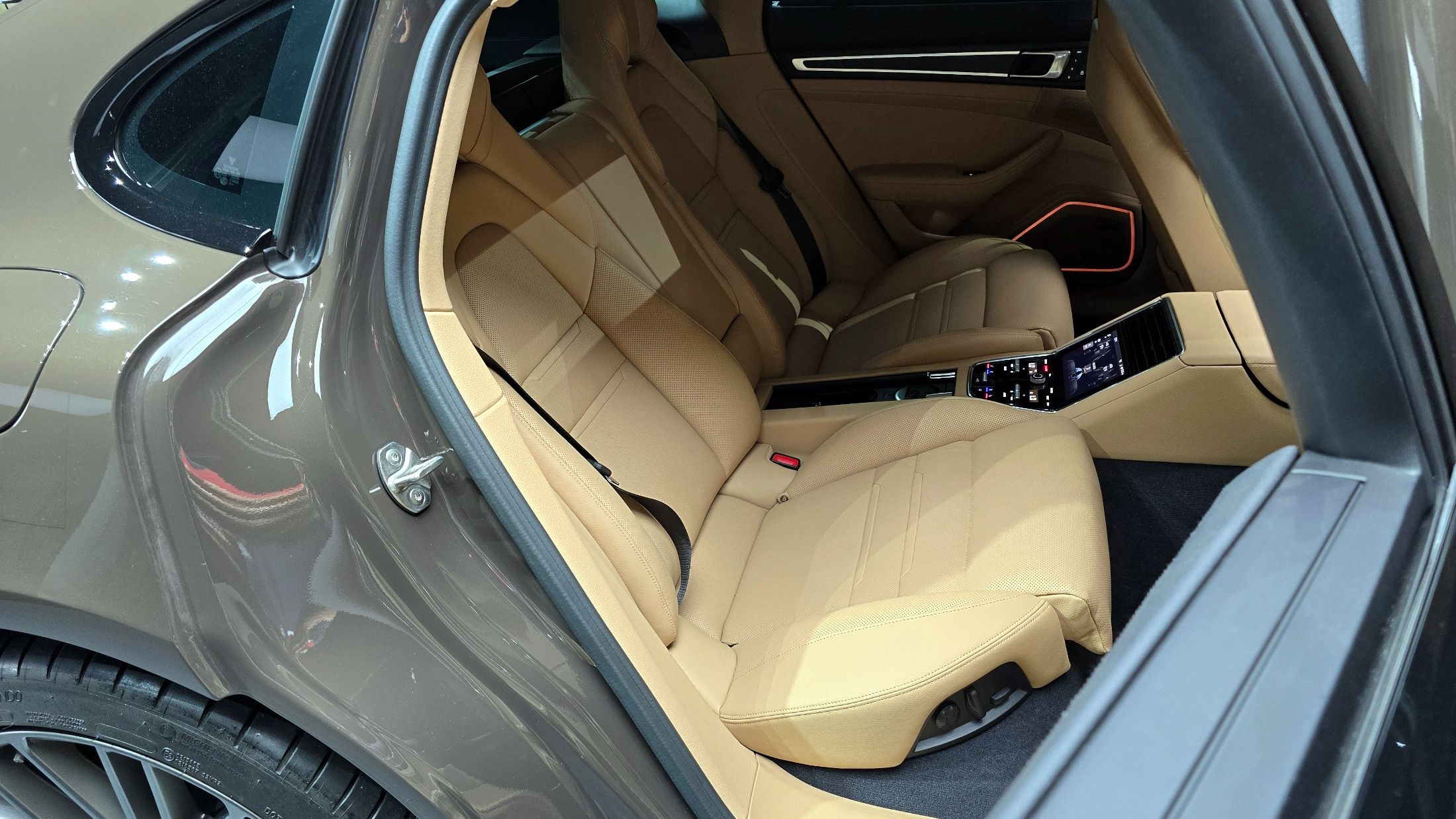 PORSCHE PANAMERA 971 2023
