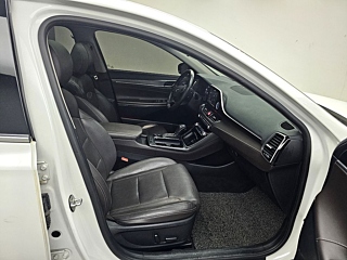 HYUNDAI GRANDEUR IG 2017